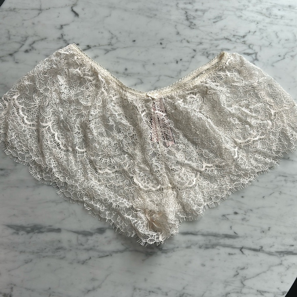 Victoria’s Secret Dream Angels Boy Shorts Ivory Off-White Lace New With Tags XS